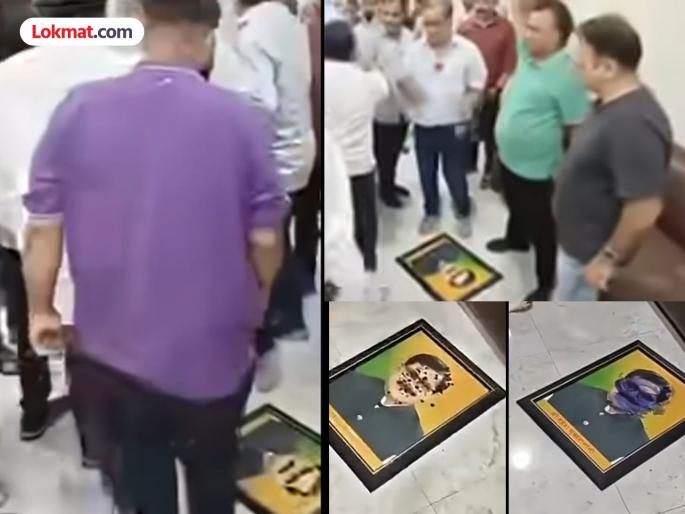 Ulhasnagar BJP splits on Chief Minister's tongue, angry BJP office bearers blacken photo of one who left party | उल्हासनगर भाजपातील फूट मुख्यमंत्र्याच्या जिव्हारी,  पक्ष सोडून गेलेल्याच्या फोटोला भाजपा संतप्त पदाधिकाऱ्यानी फासले काळे