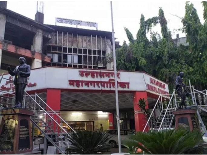 Reconstruction of Ulhasnagar Municipal Model School stalled, 2 crores sanctioned | उल्हासनगर महापालिका आदर्श शाळेची पुनर्बांधणी रखडली, २ कोटीचा निधी पडून Reconstruction of Ulhasnagar Municipal Model School stalled, 2 crores sanctioned | उल्हासनगर महापालिका आदर्श शाळेची पुनर्बांधणी रखडली, २ कोटीचा निधी पडून
