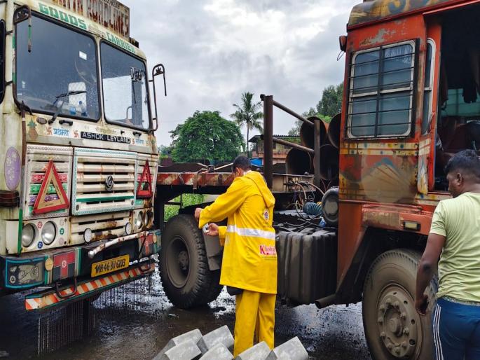 Dolphin Road in Ulhasnagar takes a breather, fine of Rs 70,000 imposed on parked cars | उल्हासनगराती डॉल्फिन रस्त्याने घेतला मोकळा श्वास, पार्किंग केलेल्या गाड्यावर ७० हजाराची दंडात्मक कारवाई 