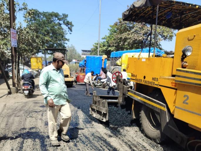 Road repairs in Ulhasnagar accelerate after road inspection by Municipal Commissioner | महापालिका आयुक्तांच्या रस्ते पाहणीनंतर उल्हासनगरातील रस्ते दुरुस्तीला वेग, निधीबाबत साशंकता Road repairs in Ulhasnagar accelerate after road inspection by Municipal Commissioner | महापालिका आयुक्तांच्या रस्ते पाहणीनंतर उल्हासनगरातील रस्ते दुरुस्तीला वेग, निधीबाबत साशंकता