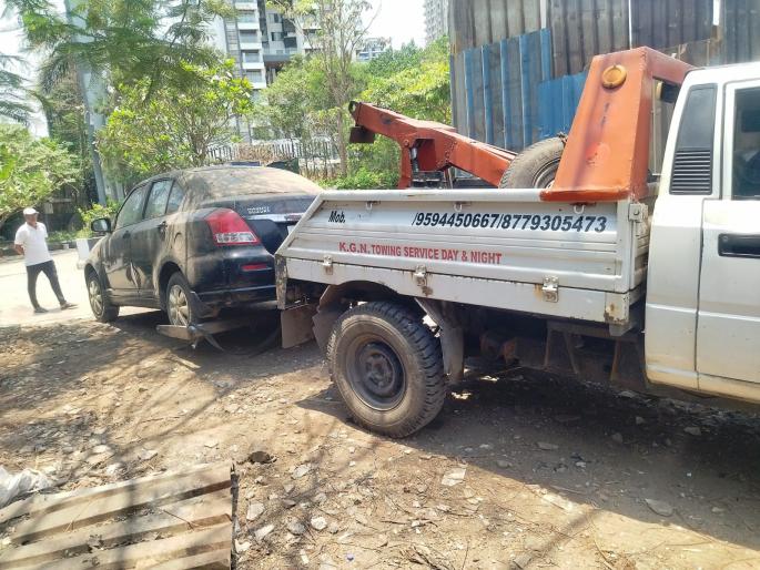 action taken by ulhasnagar municipal corporation on abandoned vehicle | उल्हासनगर महापालिकेची बेवारस वाहनावर कारवाई action taken by ulhasnagar municipal corporation on abandoned vehicle | उल्हासनगर महापालिकेची बेवारस वाहनावर कारवाई