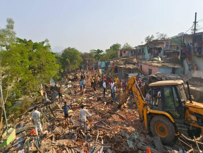 Ancient Shiv Mandir development project affected; Bulldozers finally hit those 31 houses in Ulhasnagar | प्राचिन शिवमंदिर विकास प्रकल्प बाधित; उल्हासनगरातील त्या ३१ घरावर अखेर बुलडोझर Ancient Shiv Mandir development project affected; Bulldozers finally hit those 31 houses in Ulhasnagar | प्राचिन शिवमंदिर विकास प्रकल्प बाधित; उल्हासनगरातील त्या ३१ घरावर अखेर बुलडोझर