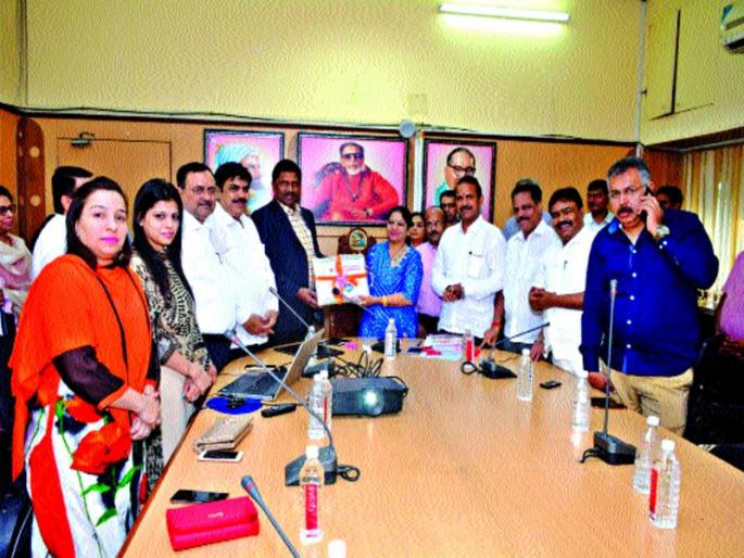 Ulhasnagar Municipal Corporation: Priority given to cleanliness in the budget | उल्हासनगर महापालिका : अंदाजपत्रकात शहर स्वच्छतेला दिले प्राधान्य Ulhasnagar Municipal Corporation: Priority given to cleanliness in the budget | उल्हासनगर महापालिका : अंदाजपत्रकात शहर स्वच्छतेला दिले प्राधान्य