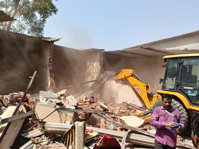 Action against illegal construction has shaken Dhaba, demolition action against unauthorized construction in Ulhasnagar | अवैध बांधकामावरील कारवाईने दणाणले धाबे, उल्हासनगरात अनाधिकृत गाळ्यावर पाडकाम कारवाई 