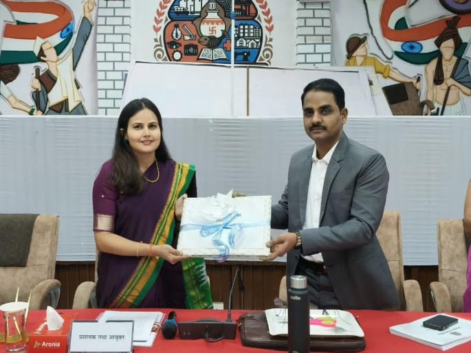 Ulhasnagar Municipal Corporation shock to the people; Increase in water tax, budget of Rs 988.72 crore presented | उल्हासनगरातील लोकांना महापालिकेचा झटका; पाणीपट्टी करात वाढ, ९८८.७२ कोटींचा अर्थसंकल्प सादर Ulhasnagar Municipal Corporation shock to the people; Increase in water tax, budget of Rs 988.72 crore presented | उल्हासनगरातील लोकांना महापालिकेचा झटका; पाणीपट्टी करात वाढ, ९८८.७२ कोटींचा अर्थसंकल्प सादर