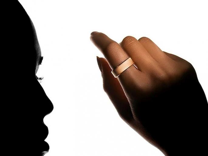 Ultrahuman Luxuxy Smart Ring price: Even the iPhone would be put to shame...! Such a small smart ring made of 18 carat gold, it was made without having to sell a kidney | आयफोनलाही लाजवेल...! एवढी छोटी स्मार्ट रिंग १८ कॅरेट सोन्याने बनविली, किडनी विकावी नाही लागली म्हणजे झाले