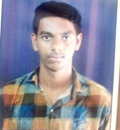 Umesh's success in the hotel | हॉटेलमध्ये काम करणाऱ्या ‘उमेश’चे धवल यश Umesh's success in the hotel | हॉटेलमध्ये काम करणाऱ्या ‘उमेश’चे धवल यश