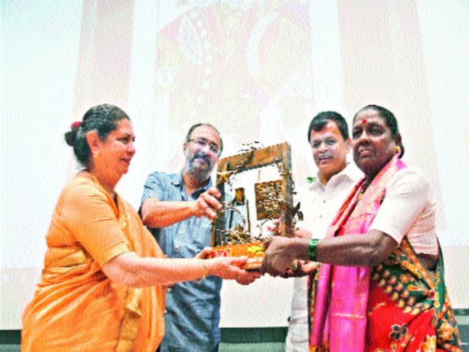 Uneathed World of 'Madhumati' - Thamabai Pawar | ‘मधुमती’चे उलगडले विश्व - ठमाबाई पवार Uneathed World of 'Madhumati' - Thamabai Pawar | ‘मधुमती’चे उलगडले विश्व - ठमाबाई पवार