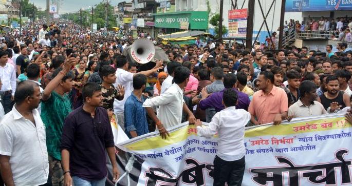 Umaredkar crying for her: 'Thousands of people are on the streets | ‘तिच्या’साठी गहिवरले उमरेडकर : हजारो नागरिक रस्त्यावर
