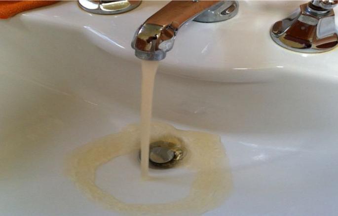 Unclean water supply to 37 villages in Akola district | अकोला जिल्ह्यातील ३७ गावांना अशुद्ध पाणीपुरवठा