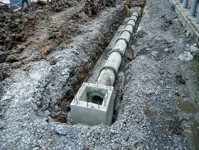 Despite a two-year deadline and a four-year delay, Dharashiv's Rs 208 crore underground sewerage project is still delayed! | दाेन वर्षांची मुदत, चार वर्षे लाेटूनही धाराशिवची २०८ काेटींची भूमिगत गटार योजना रेंगाळलेलीच ! Despite a two-year deadline and a four-year delay, Dharashiv's Rs 208 crore underground sewerage project is still delayed! | दाेन वर्षांची मुदत, चार वर्षे लाेटूनही धाराशिवची २०८ काेटींची भूमिगत गटार योजना रेंगाळलेलीच !