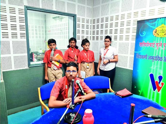 'We think the person who told us the news had those lessons' .. | ‘आम्हाला वाटलं बातम्या सांगणाऱ्या माणसाला त्या पाठ असतात म्हणून’.. 'We think the person who told us the news had those lessons' .. | ‘आम्हाला वाटलं बातम्या सांगणाऱ्या माणसाला त्या पाठ असतात म्हणून’..