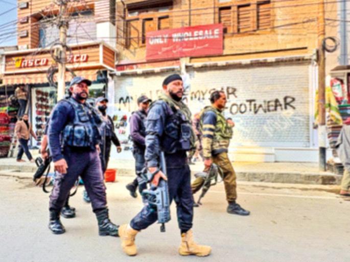 Terrorist module busted, 2900 kg of explosives, chemicals seized, two more doctors arrested after Gujarat | दहशतवाद्यांच्या मॉड्युलचा पर्दाफाश, २९०० किलो स्फोटके, रसायने जप्त, गुजरातनंतर आणखी दोन डॉक्टरांना झाली अटक