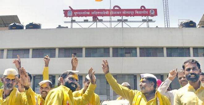 Bugle buzz of Solapur University elections | सोलापूर विद्यापीठाच्या निवडणुकांचे वाजले बिगुल Bugle buzz of Solapur University elections | सोलापूर विद्यापीठाच्या निवडणुकांचे वाजले बिगुल