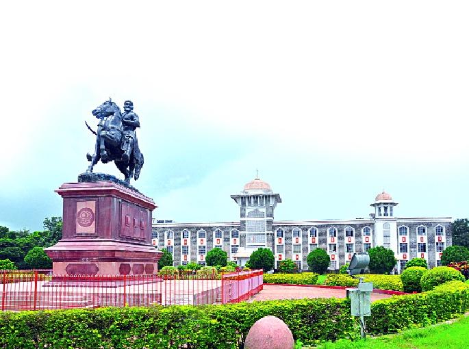 Graduate certificate from college this year! | महाविद्यालयातच यावर्षीपासून मिळणार पदवी प्रमाणपत्र! Graduate certificate from college this year! | महाविद्यालयातच यावर्षीपासून मिळणार पदवी प्रमाणपत्र!