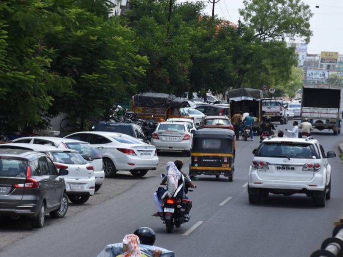 'Mission Begin Again': Lockdown in Aurangabad to be 'As It is' | ‘मिशन बिगीन अगेन’ : औरंगाबादमधील लॉकडाऊन राहणार ‘जैसे थे’ 'Mission Begin Again': Lockdown in Aurangabad to be 'As It is' | ‘मिशन बिगीन अगेन’ : औरंगाबादमधील लॉकडाऊन राहणार ‘जैसे थे’