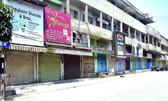 Nagpur unlocked from tomorrow; But also some restrictions | नागपूर उद्यापासून अनलॉक; पण काही निर्बंधही Nagpur unlocked from tomorrow; But also some restrictions | नागपूर उद्यापासून अनलॉक; पण काही निर्बंधही