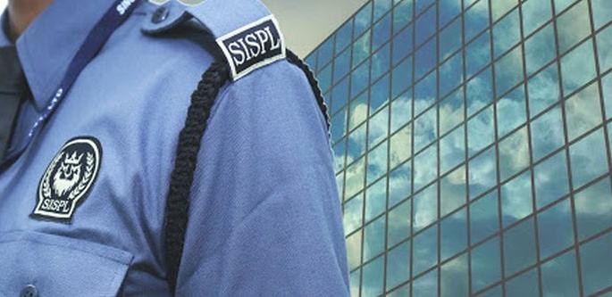 Private security guards continue to stand guard | खासगी सुरक्षा रक्षकांचा खडा पहारा सुरूच Private security guards continue to stand guard | खासगी सुरक्षा रक्षकांचा खडा पहारा सुरूच