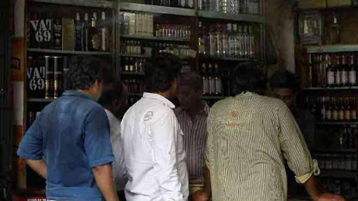 Coronavirus, Lockdown News: Alcohol sales in the state from today except in restricted areas | Coronavirus, Lockdown News: प्रतिबंधित क्षेत्र वगळून आजपासून राज्यात मद्यविक्री; राज ठाकरेंच्या सूचनेला सरकारचा प्रतिसाद Coronavirus, Lockdown News: Alcohol sales in the state from today except in restricted areas | Coronavirus, Lockdown News: प्रतिबंधित क्षेत्र वगळून आजपासून राज्यात मद्यविक्री; राज ठाकरेंच्या सूचनेला सरकारचा प्रतिसाद