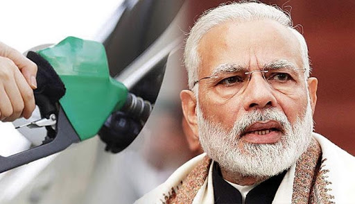 Petrol should be sold at Rs 35 and diesel at Rs 25, nana patole on modi government | पेट्रोल 35 तर डिझेल 25 रुपयांनी मिळायला हवं, इंधन दरवाढीवरुन भडकले 'नाना' Petrol should be sold at Rs 35 and diesel at Rs 25, nana patole on modi government | पेट्रोल 35 तर डिझेल 25 रुपयांनी मिळायला हवं, इंधन दरवाढीवरुन भडकले 'नाना'