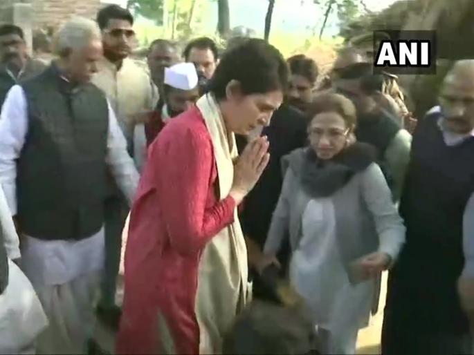 priyanka gandhi reaches unnao to meet rape victim family | Unnao Rape Case: 'ती'च्या कुटुंबाचा वर्षभर छळ होतोय; मुख्यमंत्री कुणाच्या बाजूने आहेत?; प्रियंका गांधींचा संताप priyanka gandhi reaches unnao to meet rape victim family | Unnao Rape Case: 'ती'च्या कुटुंबाचा वर्षभर छळ होतोय; मुख्यमंत्री कुणाच्या बाजूने आहेत?; प्रियंका गांधींचा संताप