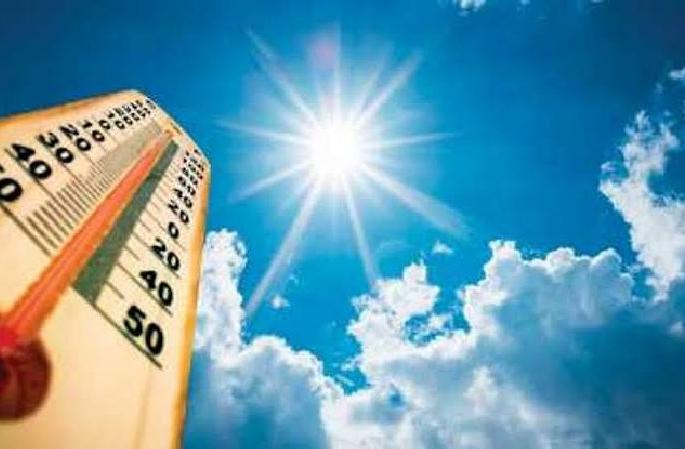 temperature dropped due to cloudy weather but heat remained in vidarbha | ऊनसावलीच्या खेळात पारा घसरला, मात्र उष्मा कायम temperature dropped due to cloudy weather but heat remained in vidarbha | ऊनसावलीच्या खेळात पारा घसरला, मात्र उष्मा कायम