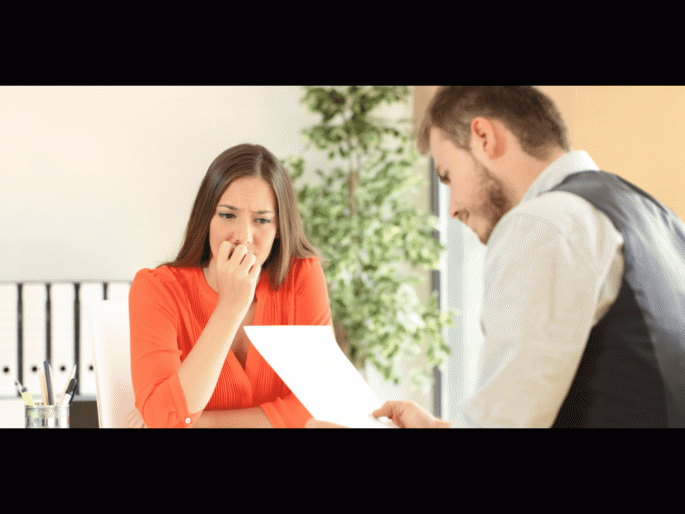 Woman interviewed by lover she ghosted 6 years back ends up like this | 6 वर्ष जुना बॉयफ्रेंड निघाला बॉस, इंटरव्ह्यू देताना तरूणी झाली हैराण.... Woman interviewed by lover she ghosted 6 years back ends up like this | 6 वर्ष जुना बॉयफ्रेंड निघाला बॉस, इंटरव्ह्यू देताना तरूणी झाली हैराण....