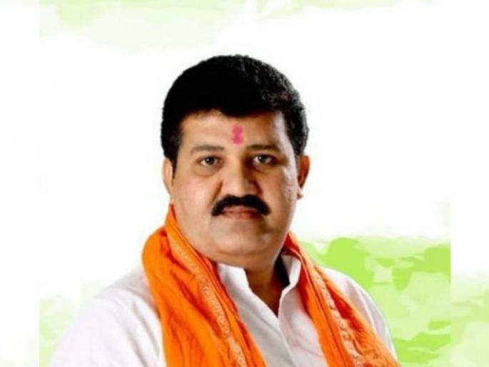 Sanjay Rathore, the only MLA from Yavatmal district, also carried the flag of rebellion on his shoulder | यवतमाळ जिल्ह्यातील एकमेव आमदार संजय राठोड यांच्या खांद्यावरही बंडाचा झेंडा Sanjay Rathore, the only MLA from Yavatmal district, also carried the flag of rebellion on his shoulder | यवतमाळ जिल्ह्यातील एकमेव आमदार संजय राठोड यांच्या खांद्यावरही बंडाचा झेंडा