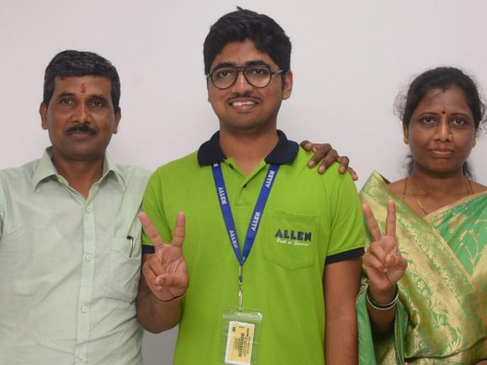 Nagpur's Nilakrishna tops in JEE Mains in the country | वाशिमचा नीलकृष्णा गजरे जेईई मेन्समध्ये देशात पहिला Nagpur's Nilakrishna tops in JEE Mains in the country | वाशिमचा नीलकृष्णा गजरे जेईई मेन्समध्ये देशात पहिला