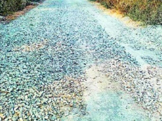 Use of soil for panand road construction | पाणंद रस्त्यांच्या कामासाठी मातीचा वापर Use of soil for panand road construction | पाणंद रस्त्यांच्या कामासाठी मातीचा वापर