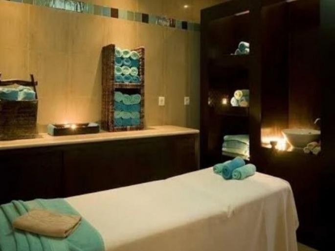 Prostitution near spa center, woman arrested, three released | स्पा सेंटरआड देहव्यापार, महिलेस अटक, तिघींची सुटका