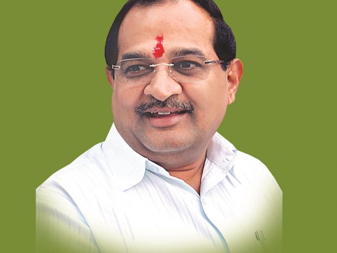 Like the Haryana government, the Maharashtra government should take the farmers' goods: Radhakrishna Vikhe | हरियाणा सरकारप्रमाणे महाराष्ट्र सरकारनेही शेतकऱ्यांचा माल सरकारने घ्यावा : राधाकृष्ण विखे