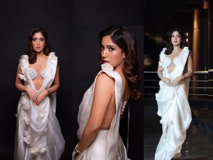 bhumi pednekar gets trolled for new dressing sense user compare her to urfi javed | Bhumi Pednekar Video : बेटा भूमी, तू उर्फीची...., दिवाळी पार्टीतील भूमी पेडणेकरचा लुक पाहून भडकले फॅन्स...!! bhumi pednekar gets trolled for new dressing sense user compare her to urfi javed | Bhumi Pednekar Video : बेटा भूमी, तू उर्फीची...., दिवाळी पार्टीतील भूमी पेडणेकरचा लुक पाहून भडकले फॅन्स...!!