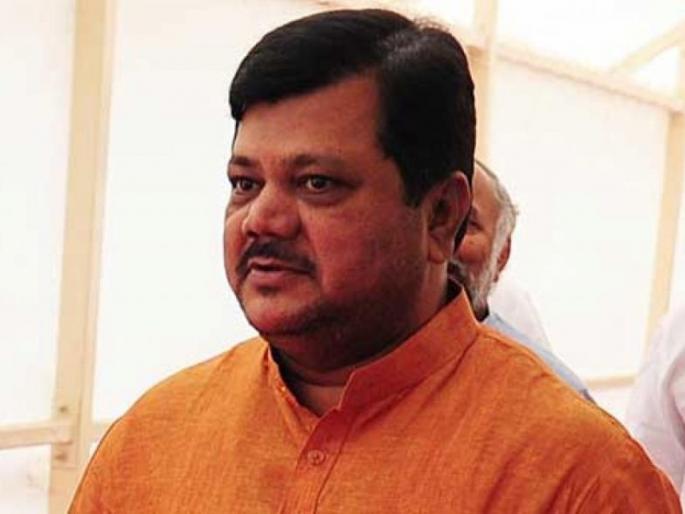 Nagpur Winter Session 2019; How do blacklist contractors get jobs? | नागपूर हिवाळी अधिवेशन २०१९; काळ्या यादीतील कंत्राटदारांना कामे कशी मिळतात? Nagpur Winter Session 2019; How do blacklist contractors get jobs? | नागपूर हिवाळी अधिवेशन २०१९; काळ्या यादीतील कंत्राटदारांना कामे कशी मिळतात?