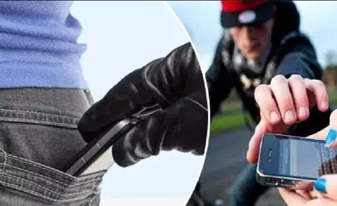 Technology realizes that mobile is secure; Even if it is stolen, the location will be understood! | तंत्रज्ञान कळालं की मोबाइल सुरक्षित; चोरीस गेला तरी लोकेशन समजणार ! Technology realizes that mobile is secure; Even if it is stolen, the location will be understood! | तंत्रज्ञान कळालं की मोबाइल सुरक्षित; चोरीस गेला तरी लोकेशन समजणार !