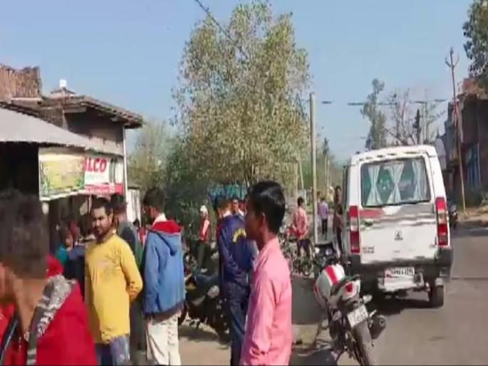 A small baby thrown in a garbage Stray dogs attacked him | माणूसकीला काळीमा! कचराकुंडीत फेकलं लहान बाळ; भटक्या कुत्र्यांनी तोडले लचके A small baby thrown in a garbage Stray dogs attacked him | माणूसकीला काळीमा! कचराकुंडीत फेकलं लहान बाळ; भटक्या कुत्र्यांनी तोडले लचके