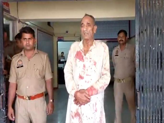 UP Crime Father in law attacks daughter in law reaches police station with axe | जेवत असतानाच सासऱ्याचा सुनेवर कुऱ्हाडीने हल्ला; मृत समजून पोलीस ठाण्यात पोहोचला अन्...