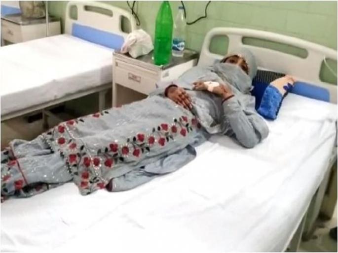 Girl jumped for love marriage from 2nd floor of building in Bareilly | 'आजम फक्त माझा आहे' म्हणत प्रेयसीने मारली छतावरून उडी, मोडली तिची कंबर; तरूण गेला तुरूंगात.... Girl jumped for love marriage from 2nd floor of building in Bareilly | 'आजम फक्त माझा आहे' म्हणत प्रेयसीने मारली छतावरून उडी, मोडली तिची कंबर; तरूण गेला तुरूंगात....