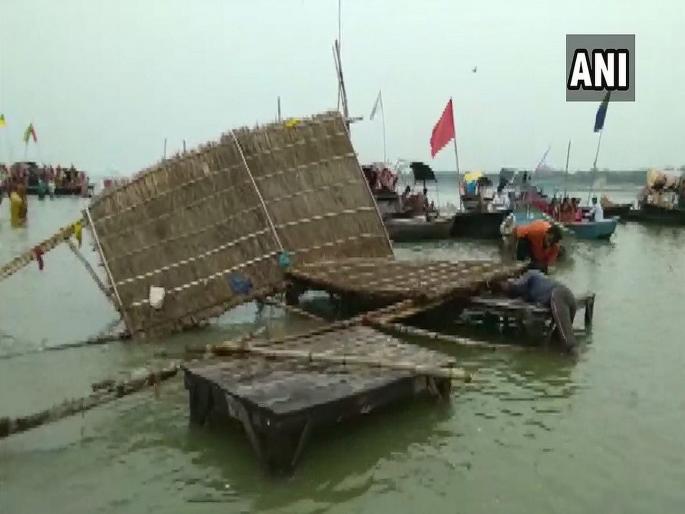 15 dead, 133 buildings collapse as rainfall wreaks havoc in UP | उत्तर प्रदेशमध्ये पावसाचा कहर; 15 जणांचा मृत्यू; 133 इमारती कोसळल्या 15 dead, 133 buildings collapse as rainfall wreaks havoc in UP | उत्तर प्रदेशमध्ये पावसाचा कहर; 15 जणांचा मृत्यू; 133 इमारती कोसळल्या