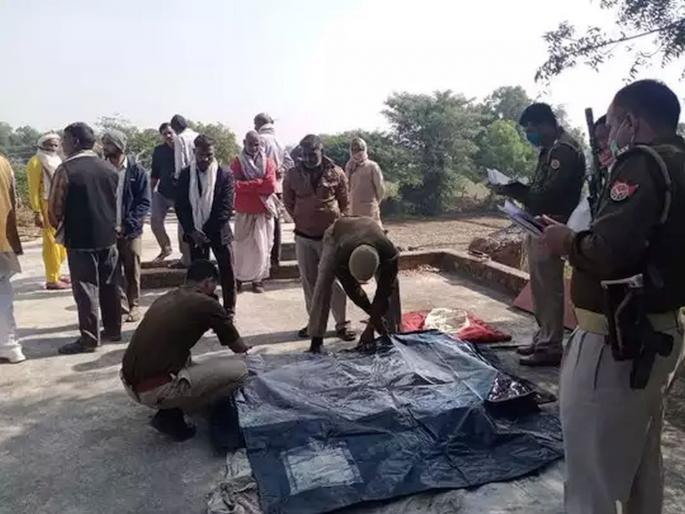 Suspected Death Of Two Saints In Mathura Ashram in Uttar Pradesh | उत्तर प्रदेशातील आश्रमात २ साधूंचा संशयास्पद मृत्यू; विषप्रयोगाच्या आरोपानं गूढ वाढलं Suspected Death Of Two Saints In Mathura Ashram in Uttar Pradesh | उत्तर प्रदेशातील आश्रमात २ साधूंचा संशयास्पद मृत्यू; विषप्रयोगाच्या आरोपानं गूढ वाढलं