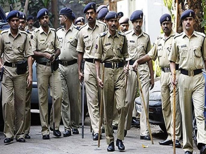 only vegetarian and teetotaler policemen will be deployed for kumbh mela in Allahabad | कुंभमेळ्यासाठी हवेत 'संस्कारी' पोलीस; शाकाहारी, निर्व्यसनी कर्मचाऱ्यांना प्राधान्य only vegetarian and teetotaler policemen will be deployed for kumbh mela in Allahabad | कुंभमेळ्यासाठी हवेत 'संस्कारी' पोलीस; शाकाहारी, निर्व्यसनी कर्मचाऱ्यांना प्राधान्य