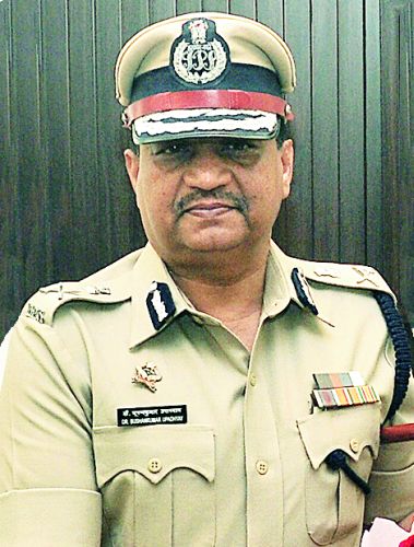 Crush criminal in Sub-Capital: Police Commissioner's directions | उपराजधानीतील गुन्हेगारी ठेचून काढा : पोलीस आयुक्तांचे निर्देश Crush criminal in Sub-Capital: Police Commissioner's directions | उपराजधानीतील गुन्हेगारी ठेचून काढा : पोलीस आयुक्तांचे निर्देश