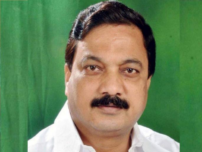 People should teach lesson to selfish party changers, appeals MNS general secretary Parashuram Upkar | स्वार्थी पक्षबदलू राजकारण्यांना जनतेने धडा शिकवावा, मनसे सरचिटणीस परशुराम उपरकरांचे आवाहन People should teach lesson to selfish party changers, appeals MNS general secretary Parashuram Upkar | स्वार्थी पक्षबदलू राजकारण्यांना जनतेने धडा शिकवावा, मनसे सरचिटणीस परशुराम उपरकरांचे आवाहन