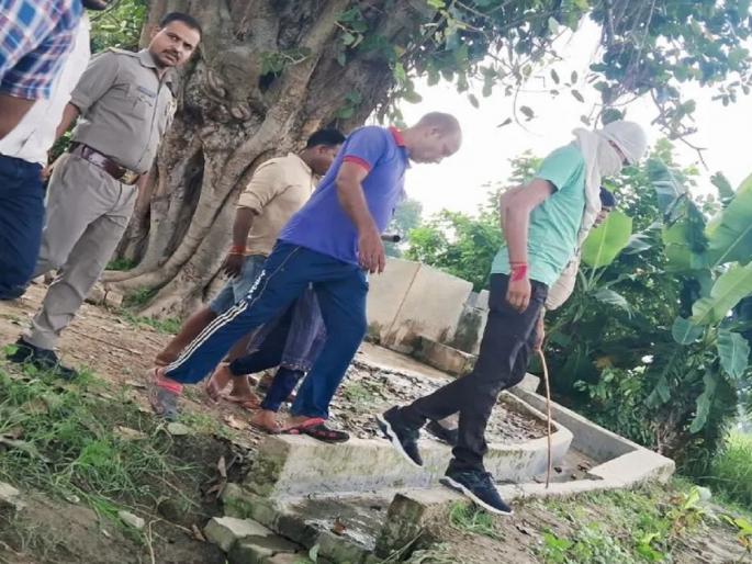 Went to a room with girlfriend; father called police, thinking he was a thief, then | गर्लफ्रेंडसोबत शेतातील खोलीत गेला; वडिलांनी चोर समजून पोलिसांना बोलावले, दार उघडले तेव्हा...