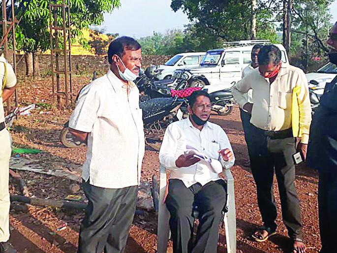 Santosh Ghosalkar's fast again in front of tehsildar's office | संतोष घोसाळकर यांचे तहसीलदार कार्यालयासमोर पुन्हा उपोषण Santosh Ghosalkar's fast again in front of tehsildar's office | संतोष घोसाळकर यांचे तहसीलदार कार्यालयासमोर पुन्हा उपोषण