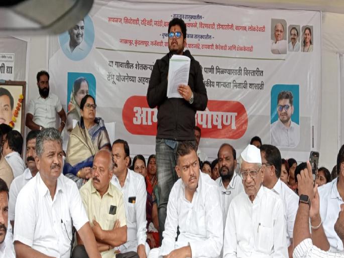Tasgaon - Include the villages of Kavthemahankal Constituency in Tembhu Irrigation Scheme, MLA Sumantai Patil hunger strike in Sangli | आमदार सुमनताईंचे सांगलीत उपोषण सुरु, पुत्र रोहितही आंदोलनात  Tasgaon - Include the villages of Kavthemahankal Constituency in Tembhu Irrigation Scheme, MLA Sumantai Patil hunger strike in Sangli | आमदार सुमनताईंचे सांगलीत उपोषण सुरु, पुत्र रोहितही आंदोलनात