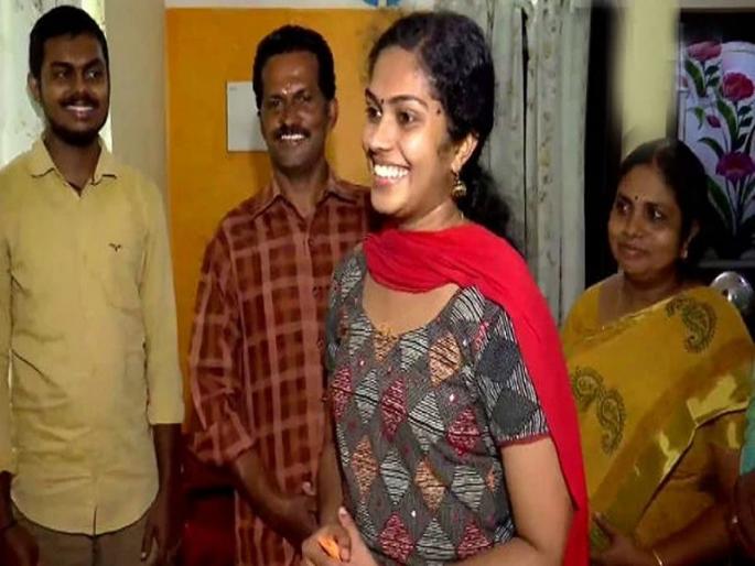 kerala S Aswathy UPSC success story, father does the wage work, but daughter succeeds in the UPSC exam | वडील करतात मजुरी काम, मुलीने UPSC परीक्षेत मिळवंल मोठं यश; वाचा कोण आहे एस अस्वथी ? kerala S Aswathy UPSC success story, father does the wage work, but daughter succeeds in the UPSC exam | वडील करतात मजुरी काम, मुलीने UPSC परीक्षेत मिळवंल मोठं यश; वाचा कोण आहे एस अस्वथी ?