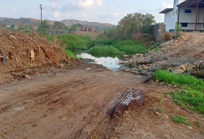 Uran In Chirner area brokers are active lands like gold at bargain prices | उरण : चिरनेर परिसरात दलालांचा सुळसुळाट, सोन्यासारख्या जमिनी कवडीमोल भावात Uran In Chirner area brokers are active lands like gold at bargain prices | उरण : चिरनेर परिसरात दलालांचा सुळसुळाट, सोन्यासारख्या जमिनी कवडीमोल भावात