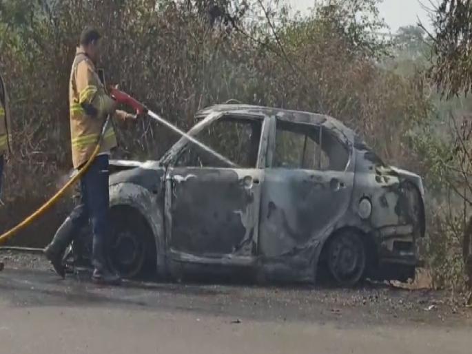 Two suspects who entered Chirner village were handed over to the police by the patrol team car was set on fire by the angry mob | चिरनेर गावात शिरलेल्या दोघा संशयितांना गस्ती पथकाने दिले पोलिसांच्या ताब्यात; गाडी संतप्त जमावाने पेटवली 