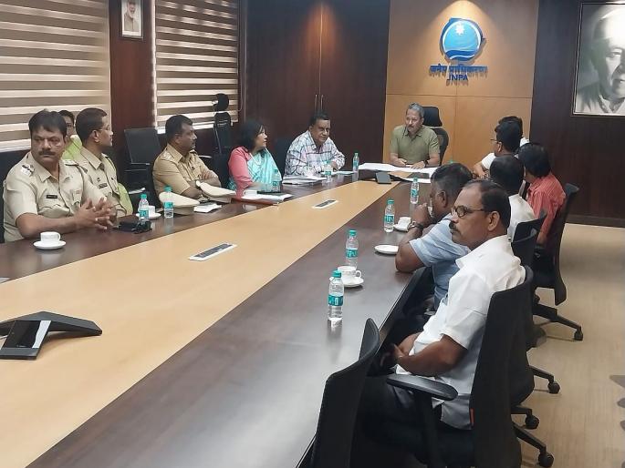 Uran: Despite positive discussions on the issue of Hanuman Koliwada rehabilitation, there is no concrete solution, the sword of JNPA sea channel bandh movement remains hanging. | Uran: हनुमान कोळीवाडा पुनर्वसनाच्या प्रश्नावर सकारात्मक चर्चेनंतरही ठोस तोडगा नाही, जेएनपीए समुद्र चॅनल बंद आंदोलनाची टांगती तलवार कायम Uran: Despite positive discussions on the issue of Hanuman Koliwada rehabilitation, there is no concrete solution, the sword of JNPA sea channel bandh movement remains hanging. | Uran: हनुमान कोळीवाडा पुनर्वसनाच्या प्रश्नावर सकारात्मक चर्चेनंतरही ठोस तोडगा नाही, जेएनपीए समुद्र चॅनल बंद आंदोलनाची टांगती तलवार कायम